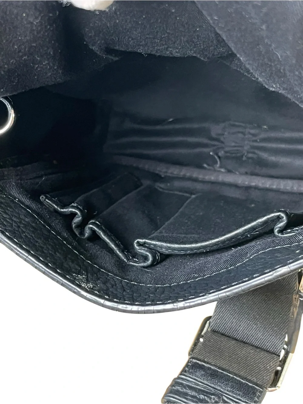 TUMI Black Pebbled Leather Flap Crossbody Bag Adjustable Strap 8x9